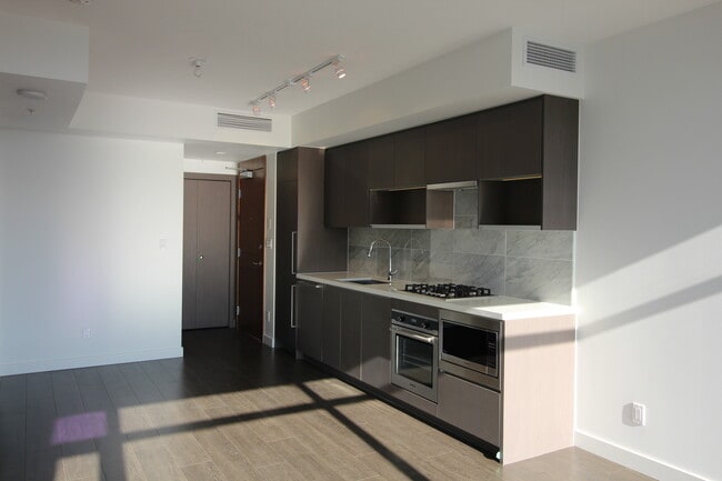 Photo - 3006-6538 Nelson Avenue Unit 3006