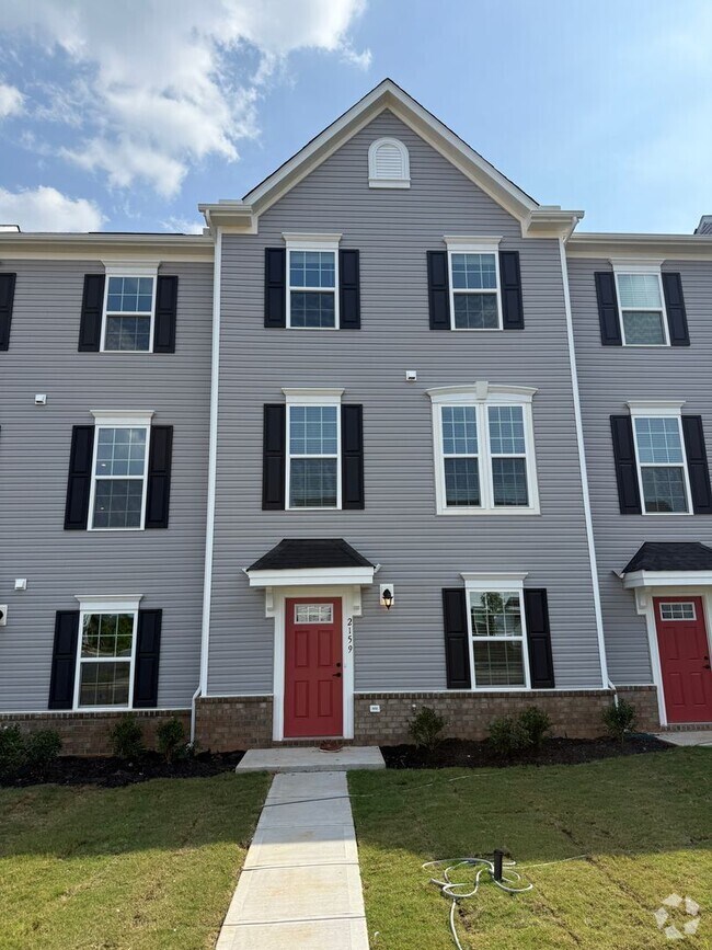Building Photo - Brand New Townhome!!