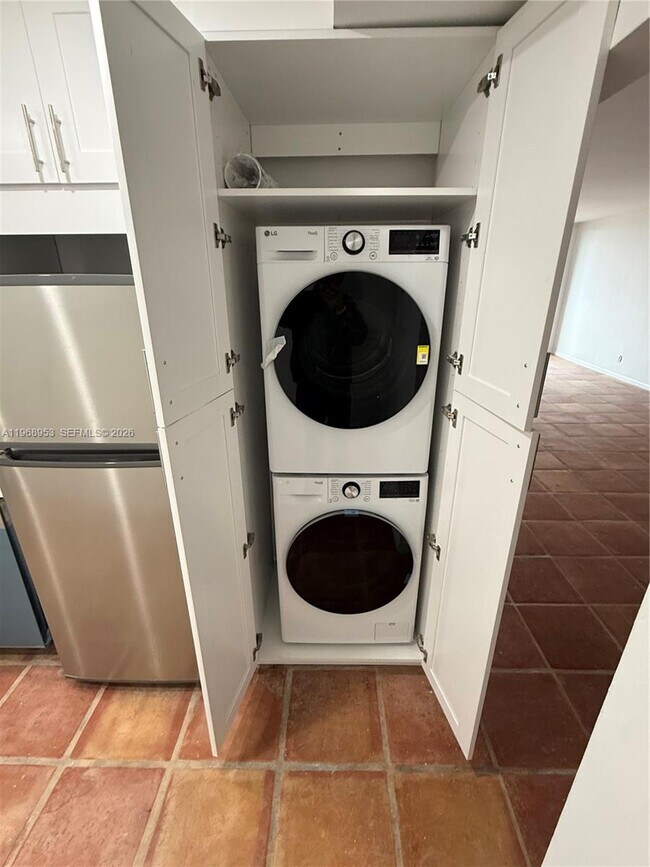 Photo - 90 Edgewater Dr Unit 1016