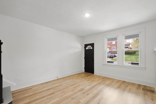 Photo - AVAILABLE NOV 1ST! BEAUTIFULLY RENOVATED 2...