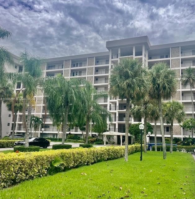 Building Photo - 3200 N Palm Aire Dr Unit 507 Rental