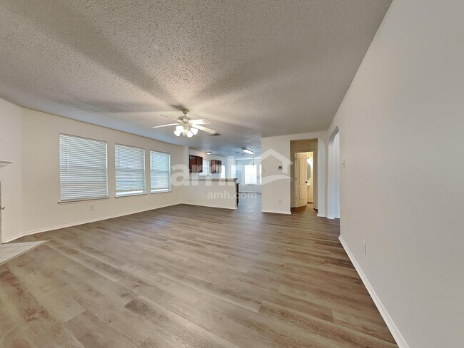 Photo - 163 Southlake Dr