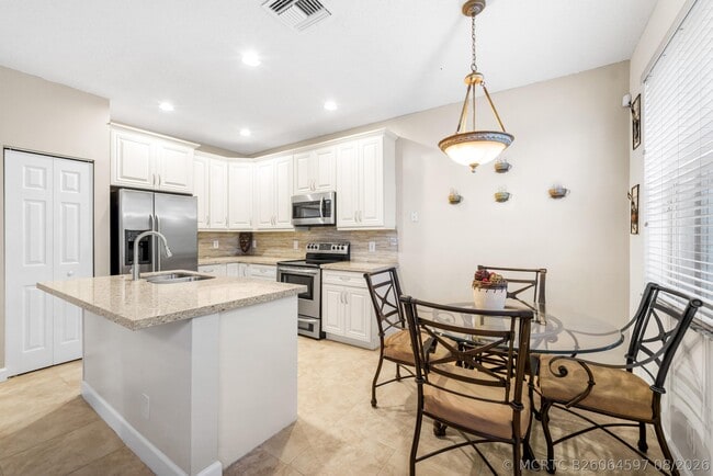 5106 Heron Ct