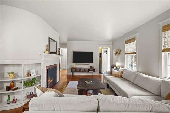 Photo - 80 Lakeshore Dr