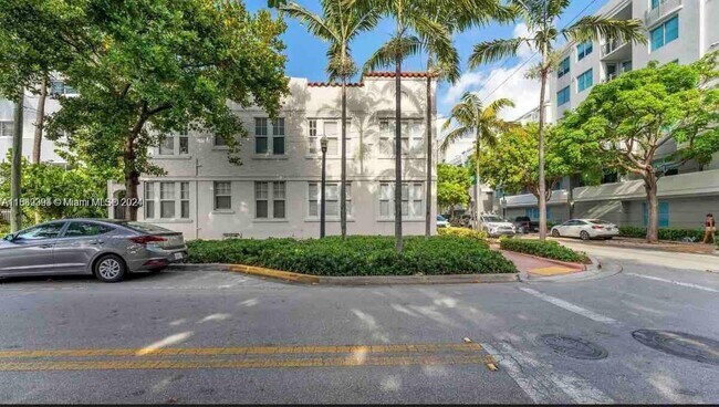 Photo - 739 2nd St