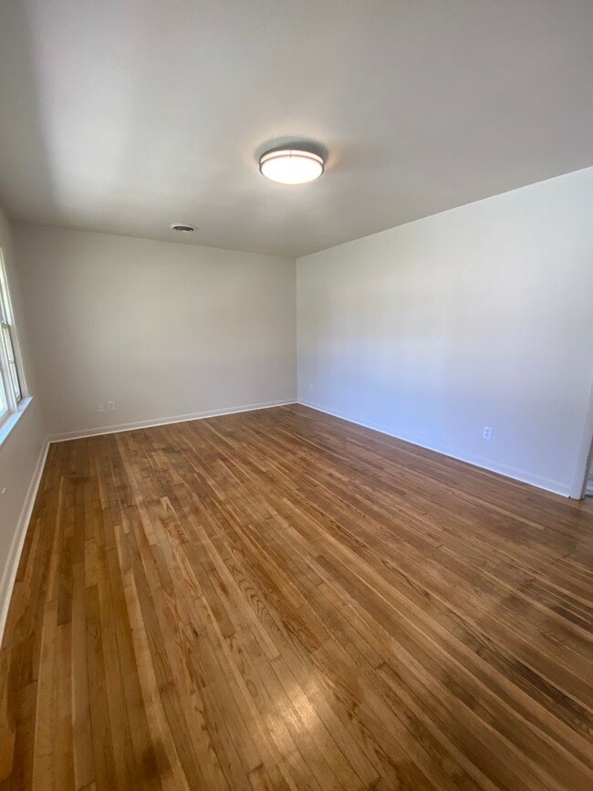 Photo - 3bed/2bath home on a HUGE FENCED LOT!!!!!!!!