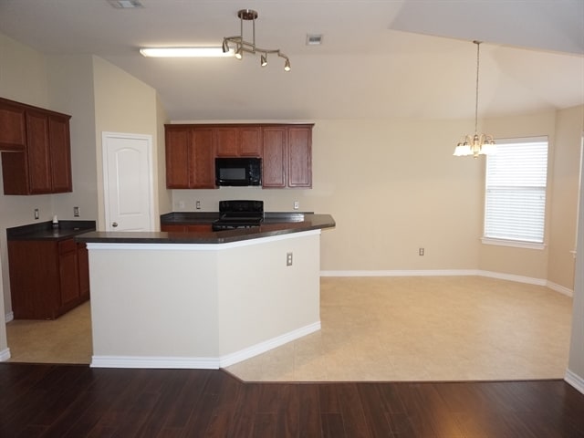 Photo - 1708 Griffin Ln