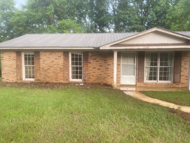 Building Photo - 2101 W Dallas Ave Rental