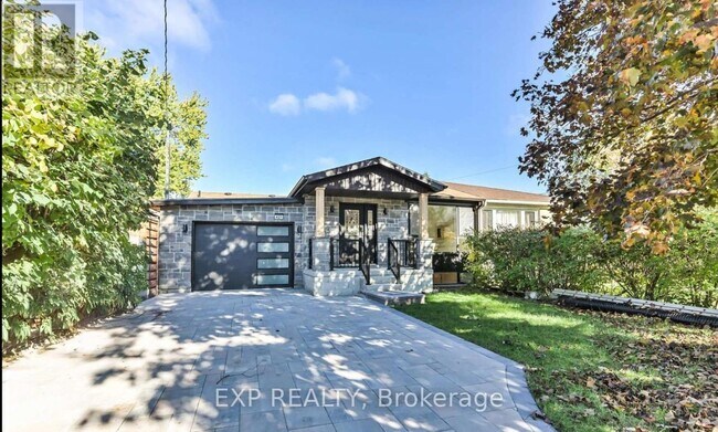 Photo - 421 Browndale Crescent