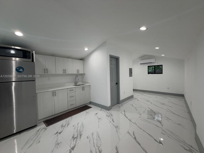 5350 NW 174th Dr