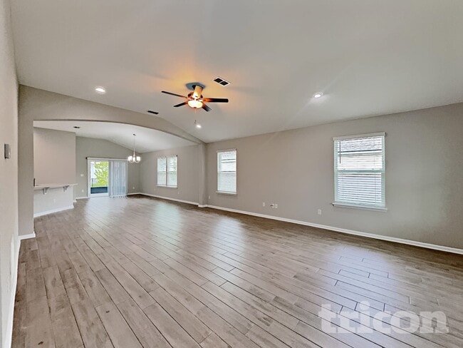 Photo - 606 Northside Dr S