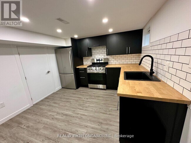Photo - 66 Whitburn Crescent