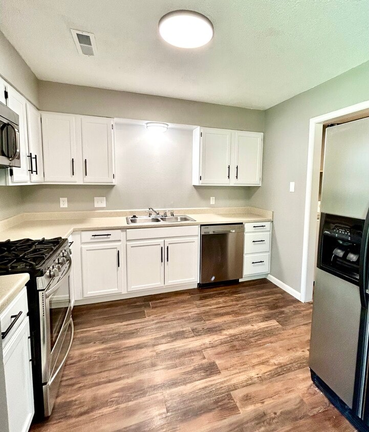 Photo - 850 N Lola Ln (Fayetteville, AR)