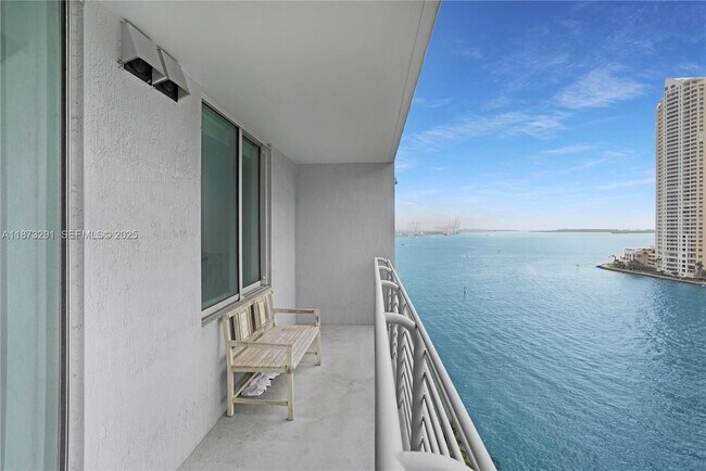 Building Photo - 325 S Biscayne Blvd Unit 1217
