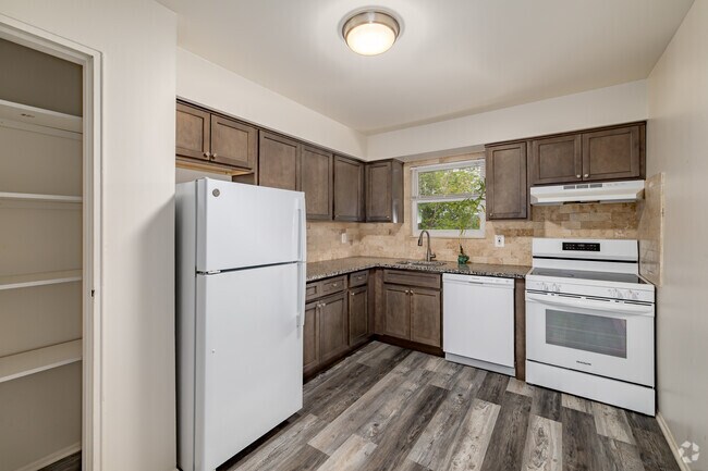 1BR, 1BA - 802SF - Kitchen