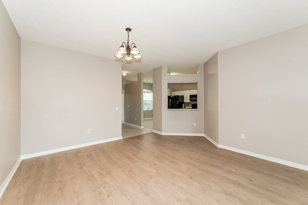 944 Springwood Cir
