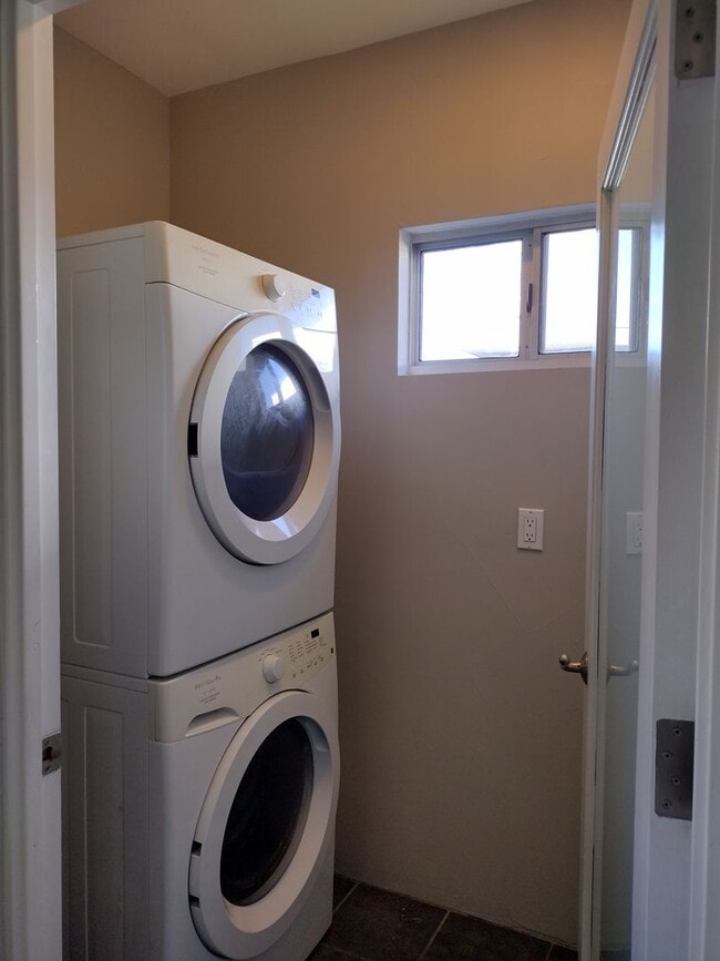 Photo - 558-560-562 Calle Abronia S Unit 560