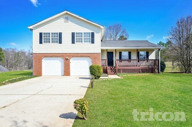 Building Photo - 514 Trinity Tr