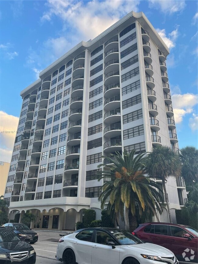 Building Photo - 66 Valencia Ave Unit PH1C Rental
