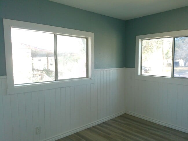4313 Molina Dr