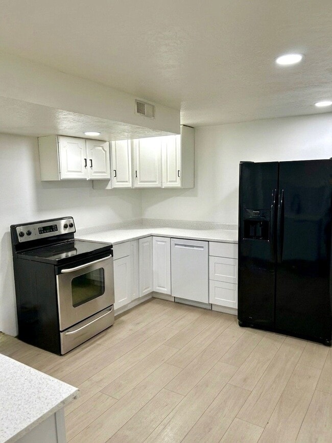 Photo - 37 Eastwood Dr