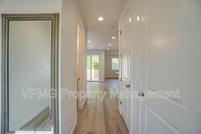 Photo - 2301 SW 5th Pl