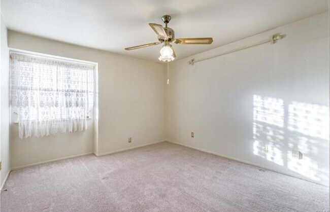 Photo - 209 Fairwood Dr