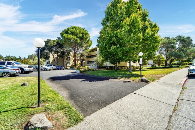 Building Photo - 1453 Neotomas Ave Unit 104