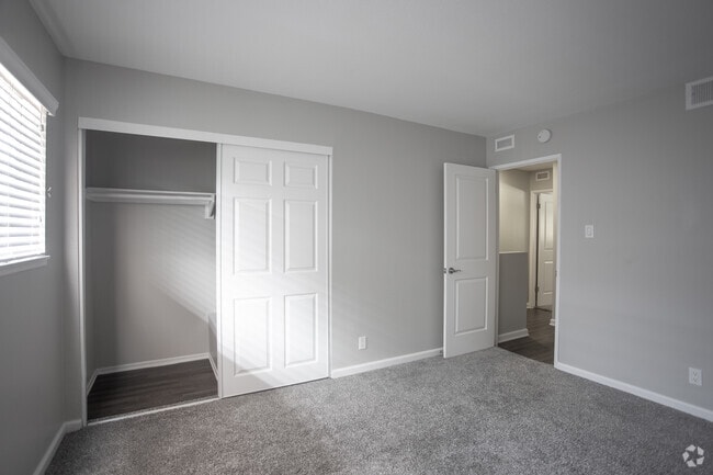 2HAB, 1,5BA-1020 ft² - Wilbur Oaks Apartments