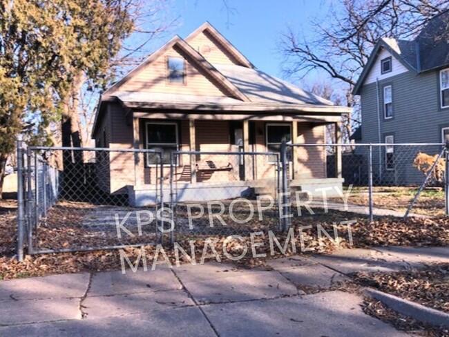 Photo - 1310 S Emporia Ave Casa