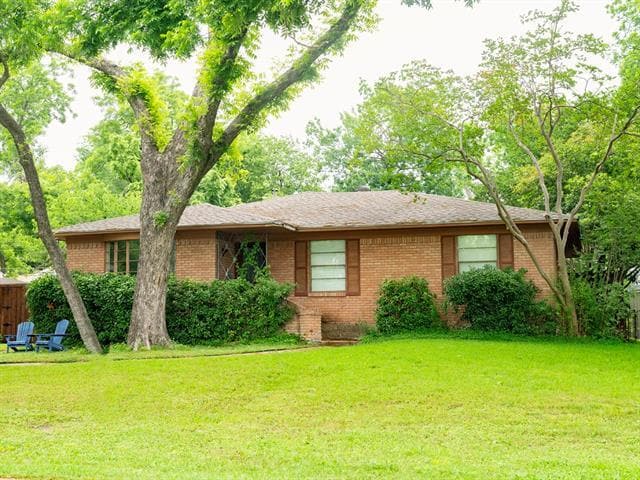 Photo - 7620 Goforth Rd House