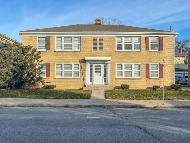 Photo - 6920 W Center St Apartment