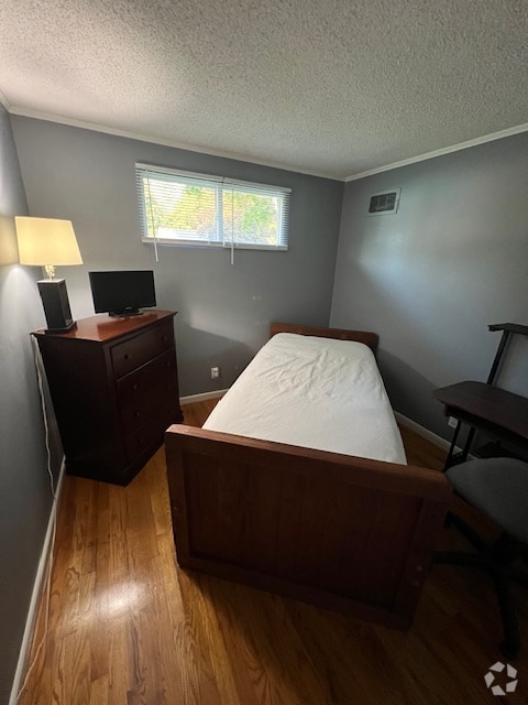 Building Photo - 240 Greenaway Dr Rental
