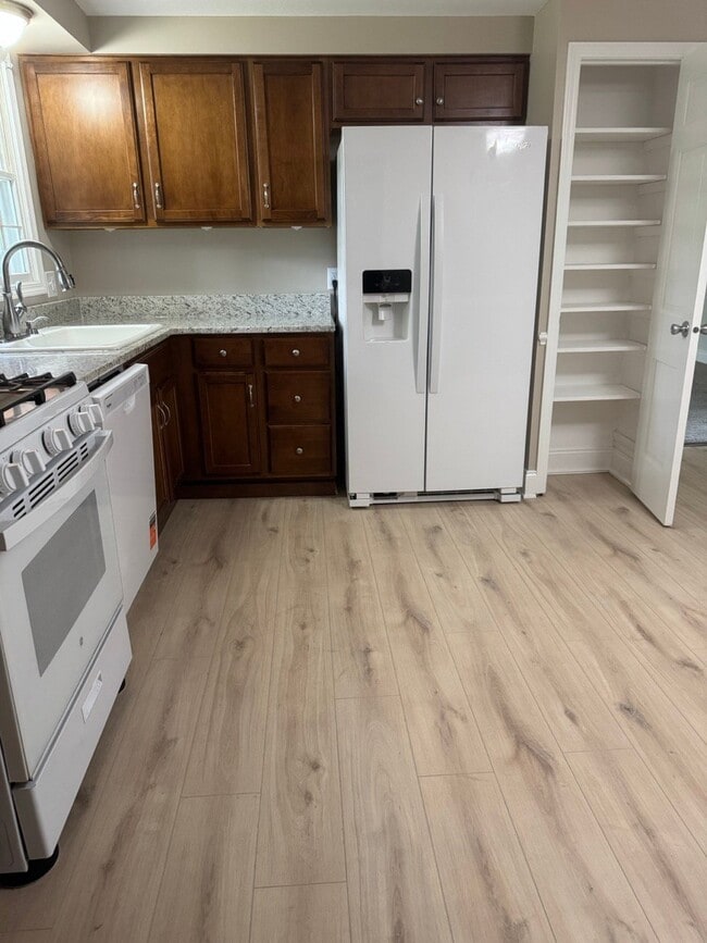 3083 Orchard Rd