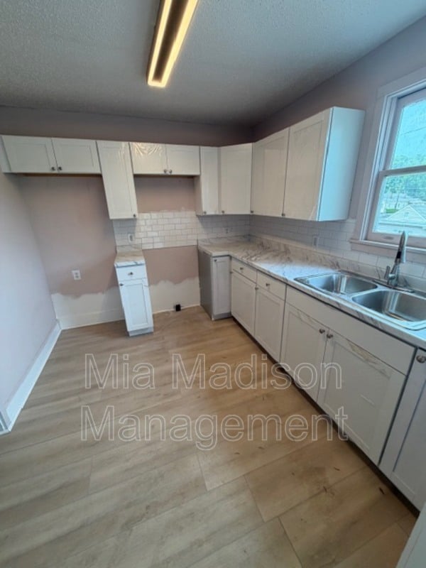 Photo - 513 W 35th St