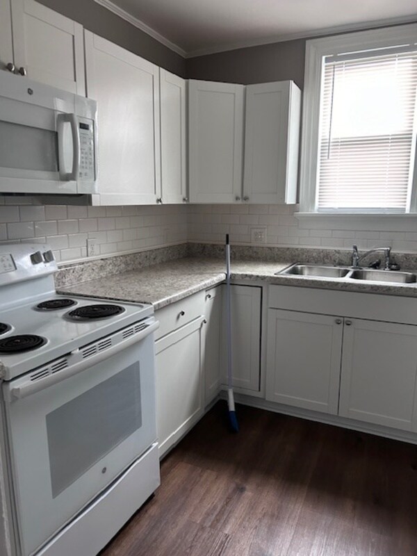 Photo - 2183 Ellis St