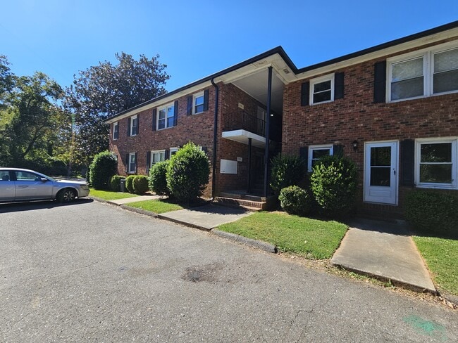 Photo - 718 E Maple Ave