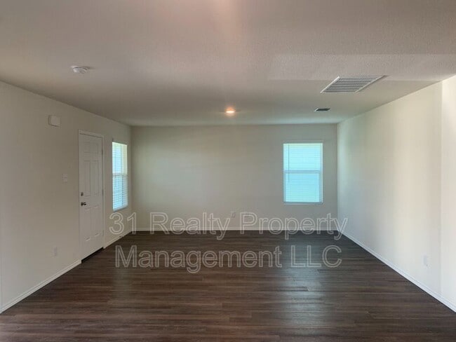 Photo - 4323 Johnstown Ln.