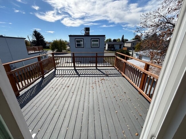 Photo - 521 E Yellowstone Ave