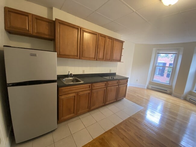 *Pictures are representative samples of the advertised unit. In some cases, the actual units you tou - 70 Pinckney St Unit 3T