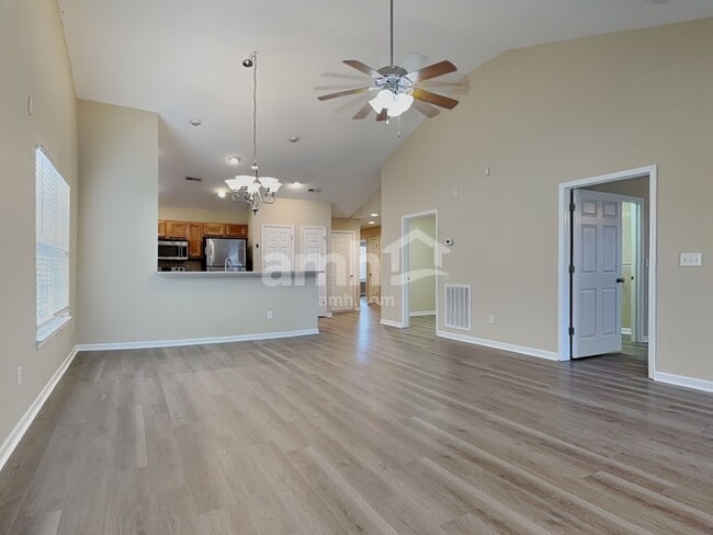 Photo - 10429 Kentwell Rd