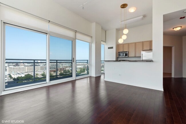 Photo - 757 N Orleans St