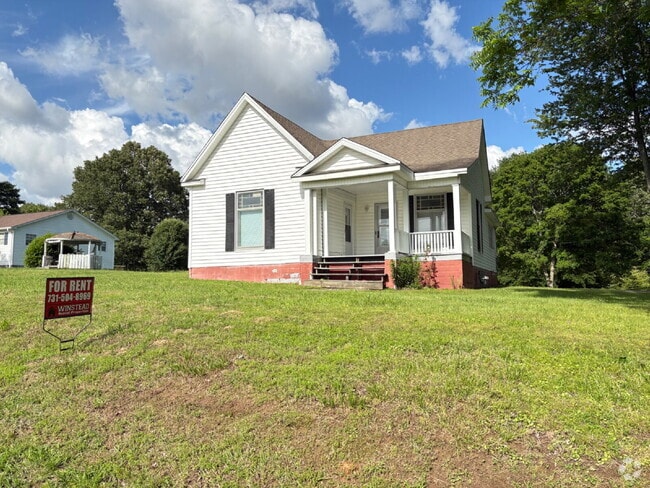Building Photo - "Charming 2-Bed Retreat in Sharon, TN – Co... Rental