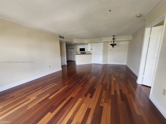 2 br, 2 bath Condo - 2351 Douglas Rd Apt 707 - 2 br, 2 bath Condo - 2351 Douglas Rd Apt 707 Unidad Apt 707