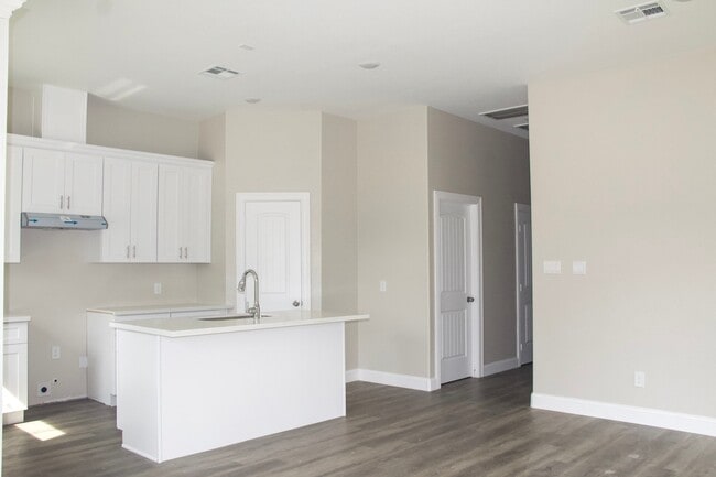 Photo - 8309 Parker Rd