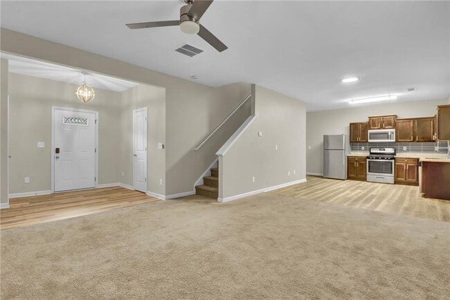 Photo - 749 Scotland Dr