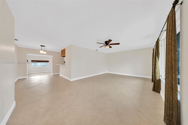 Building Photo - 18600 SW 97th Ave