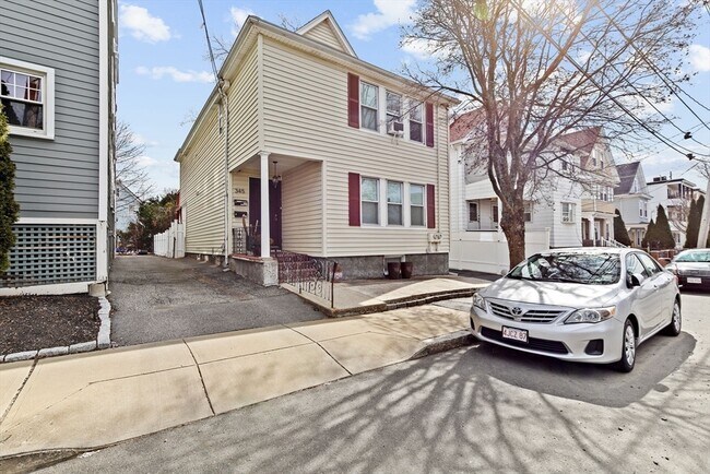 Building Photo - 345 Lowell St Unit 1 Rental