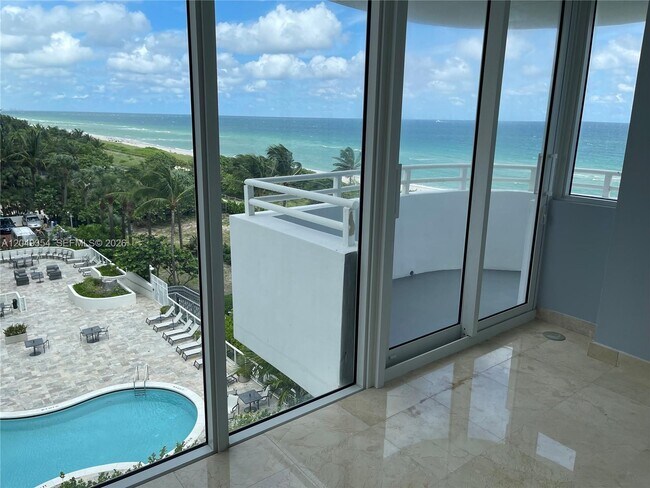 8911 Collins Ave Unidad 505