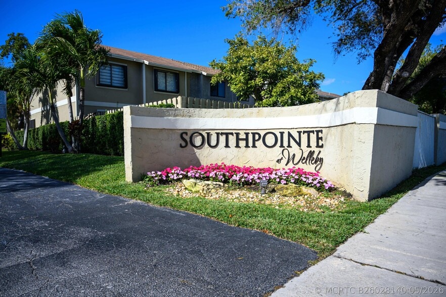11197 NW 37th St